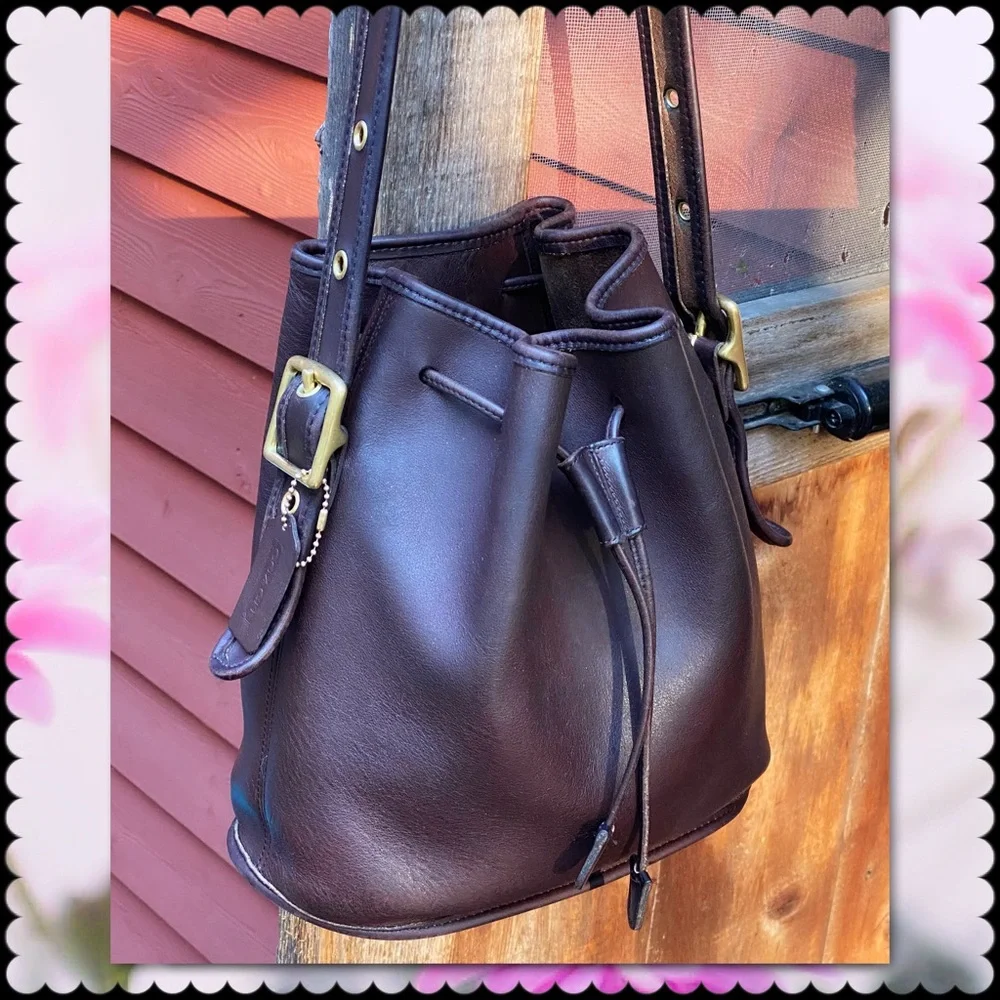 Elegant Brown Leather Bucket Bag - Picture 7 of 16